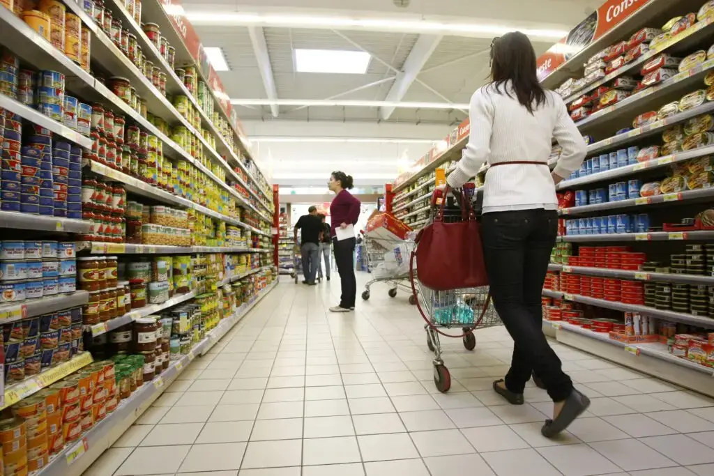 woman in a shopping market